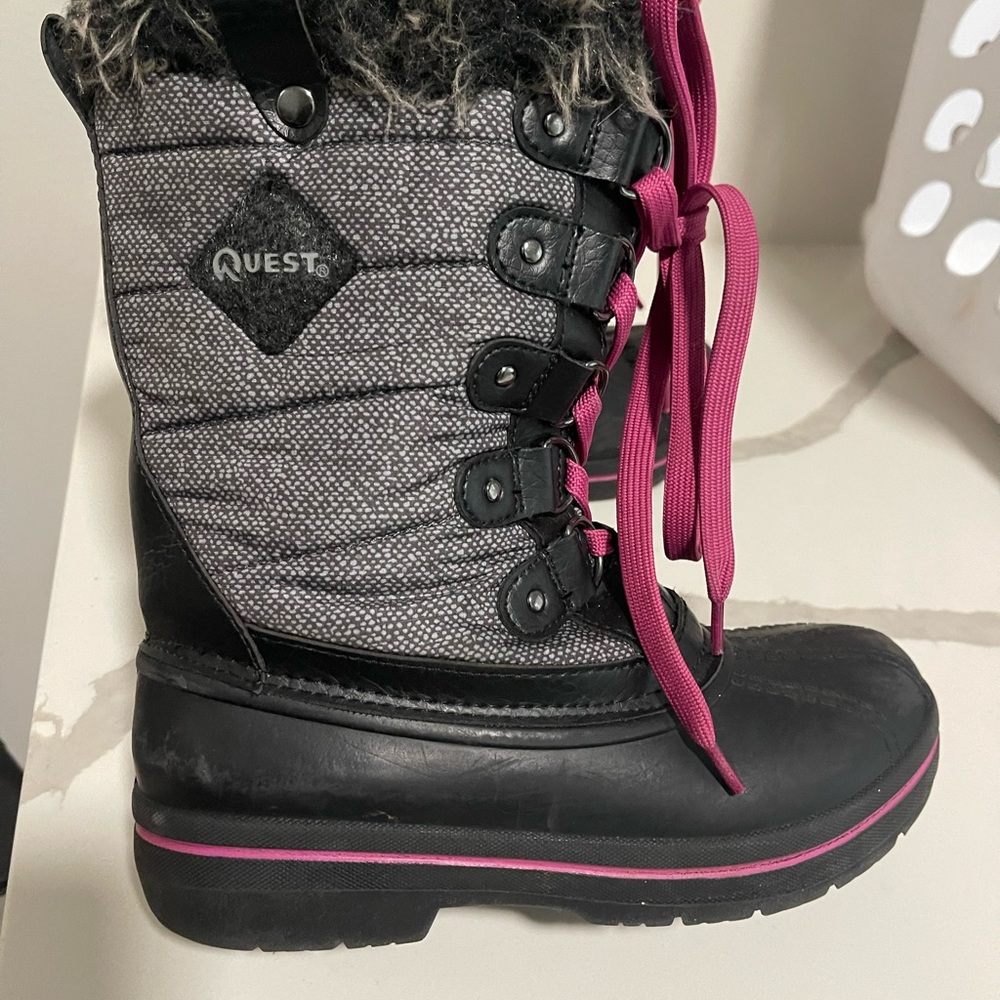 Quest snow boots big girls size 3
